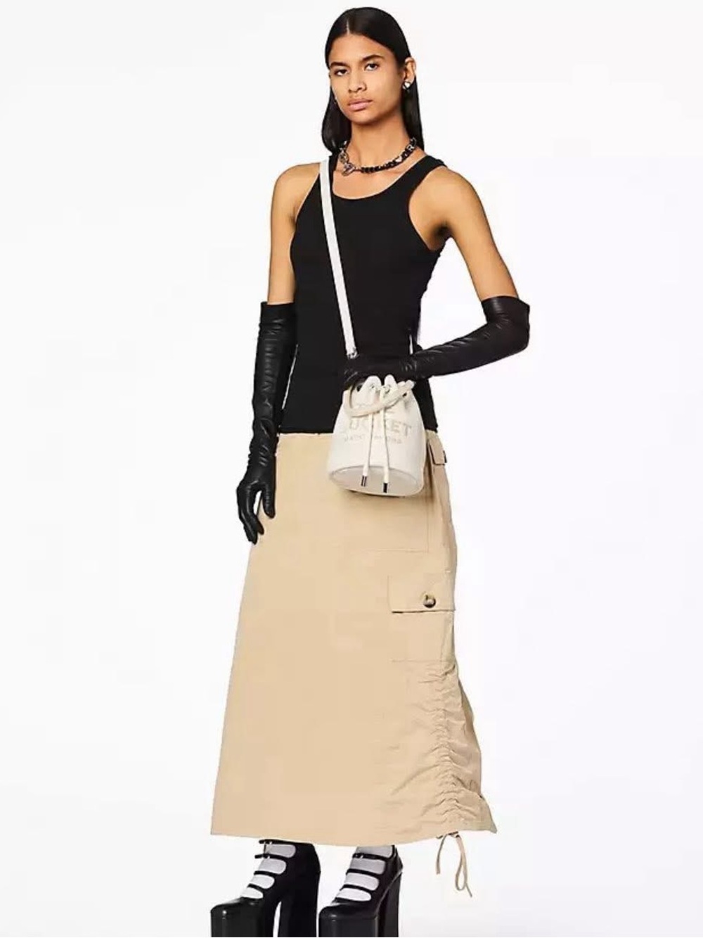 H652L01PF22 - Marc Jacobs The Leather Bucket Bag - Picture 15 of 16